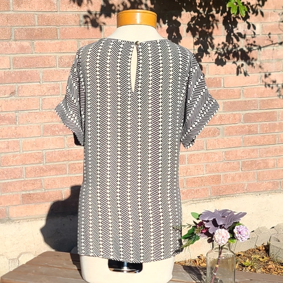 Banana Republic DRAPEY TEE blouse - Picture 5 of 5